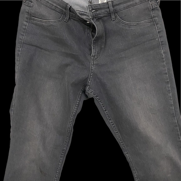 Size 33 Skinny Jeans - Picture 4 of 4